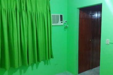 هاستل Residencial Azaleas Place Guest House