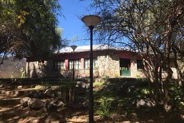هتل Finca La Media Luna