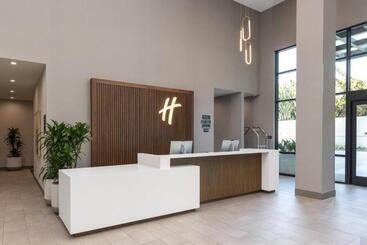 فندق Holiday Inn & Suites Monterey Park – Los Angeles, An Ihg