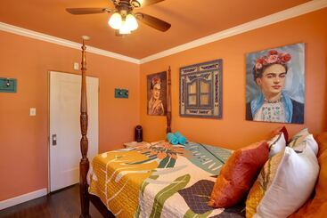 茅舍 Artsy Long Beach Home W/ Patio: 2 Mi To Downtown!