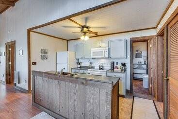 بيت ريفى Smoky Mountain Cabin W/ Fire Pit & Stunning Views!