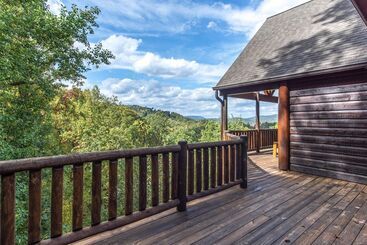 별장 Cabin W/ Hot Tub, Theater & Views   Sleeps 22