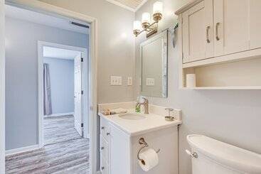 بيت ريفى Charming Beaufort Home W/ Deck + Gas Grill!