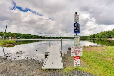 کلبه Poconos Retreat In Tobyhanna: Lake & Pool Access!