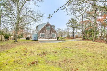 کلبه South Yarmouth Home W/ Gas Grill < 2 Mi To Beaches