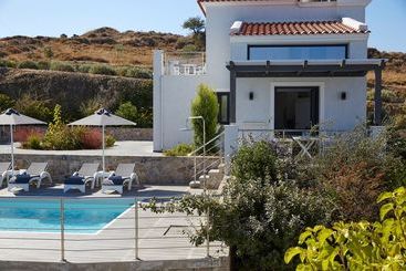 Eleia Seafront Suites & Villas