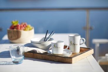 Eleia Seafront Suites & Villas