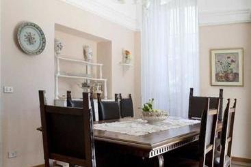 هتل Helloapulia Villa Carenza
