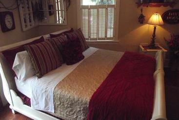 هتل Historic Davy House Bed & Breakfast