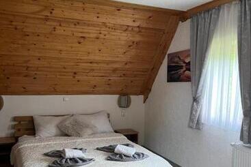 ホテル Rustic Inn River 2