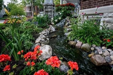 هتل The Secret Garden B&b Inn