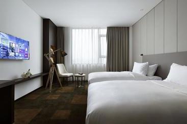 酒店 Ease House Luoyang