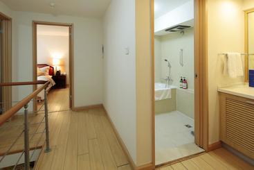 هتل Dalian Precious Ginza