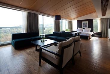 هتل Phoenix Art Resort