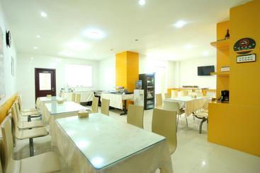 هتل Super 8  Chengde Imperial Summer Resort