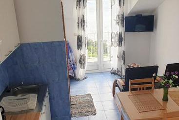 هتل Apartments Lira