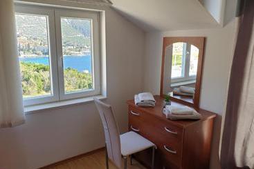 هتل Apartments Lira