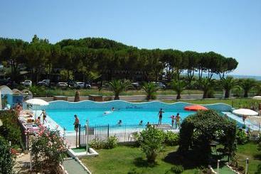 هتل Elena Club Resort