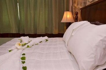 هتل Parador Jl