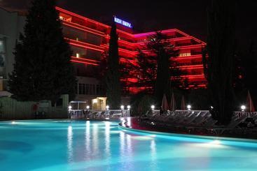 هتل Uzhnoe Vzmorie Health Resort