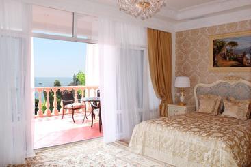 هتل Uzhnoe Vzmorie Health Resort