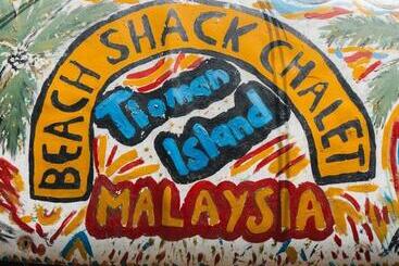 استراحتگاه Beachfront Hut Upstairs Astra   Beach Shack Chalet