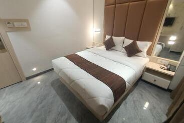 בית מלון כפרי Pearl Residency