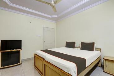 Collection O Hotel Murali Heights