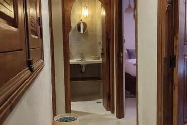 بنسيون Private Room In Apartment Tov