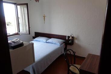 تختخواب و صبحانه Bb Lampedusa Cavaliere