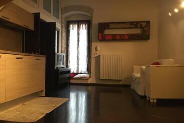 تختخواب و صبحانه La Petite Maison