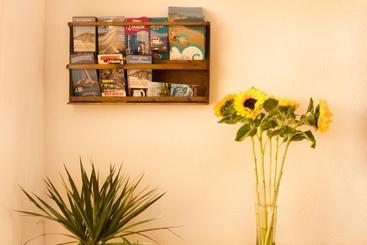 هاستل Hostal Jomarijo