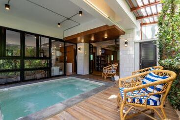 هتل @aonang Guesthouse