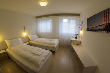 ホテル Easyliving Budget Rooms Lindenstrasse 48