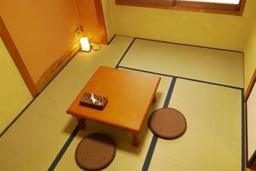 هتل Jhoppers Hida Takayama Guesthouse