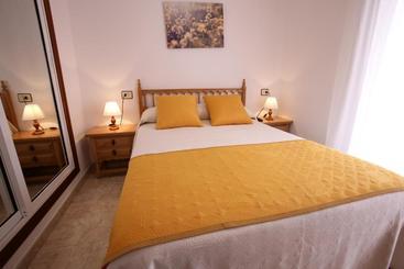 هتل Hostal San Roque
