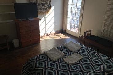 هتل Newen Kara Hostel
