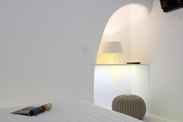 آپارتمانهای توریستها White Rook Cave House By Caldera Houses