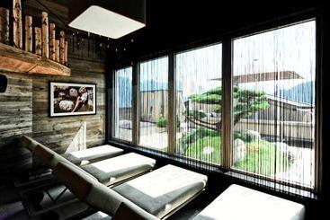 هتل Alps Lodge