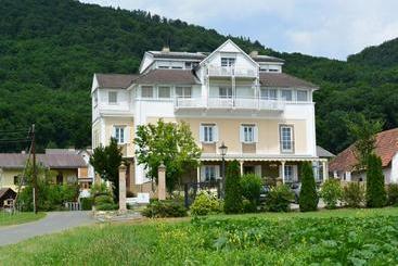 مبيت وإفطار Villa Thalhof