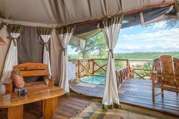 هتل Elephant Bedroom Camp