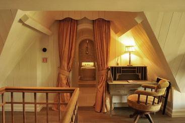تختخواب و صبحانه Exclusive Suites The Secret Garden