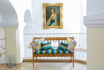 هتل Barock Landhof Burkhardt