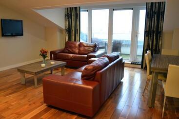 فندق Carrick Plaza Suites And Apartments