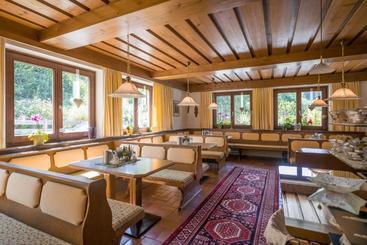 تختخواب و صبحانه Gästehaus Greger