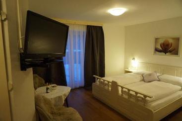 تختخواب و صبحانه Haus Senoner
