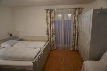تختخواب و صبحانه Haus Senoner