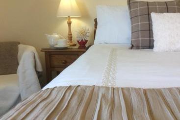 Cornerstones B&b