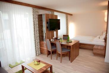 هتل Restaurant Teuschler Mogg Bad Waltersdorf Inklusiv Genusscard