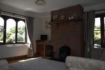 Old Orchard Lodge B&b